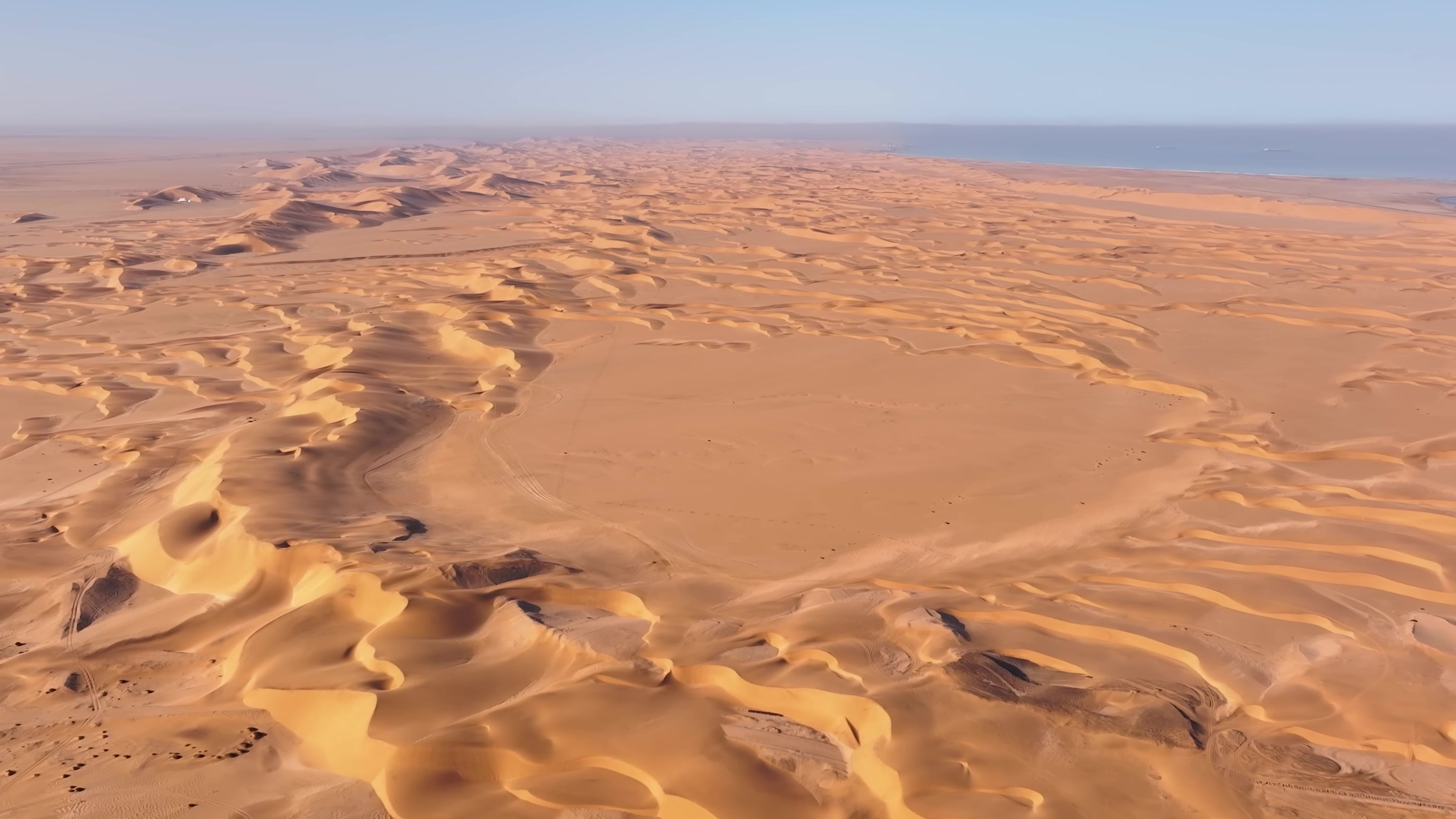 Le dune rosse del Namib viste dall’alto